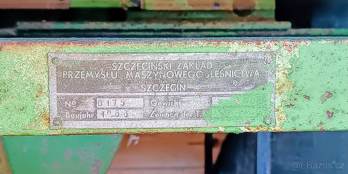 Průmyslová masivní cirkulárka s kolébkou a vrtačkou 380V - 4