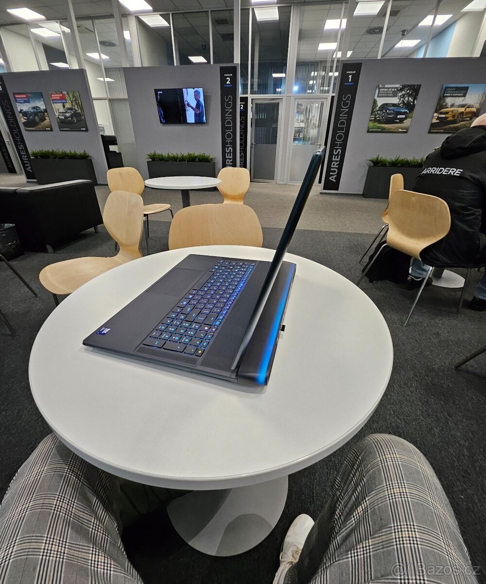 Alienware 18 Area-51m U7-255HX – 300Hz/2K TOP - 4