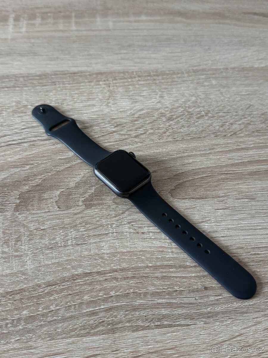Apple Watch SE - 4