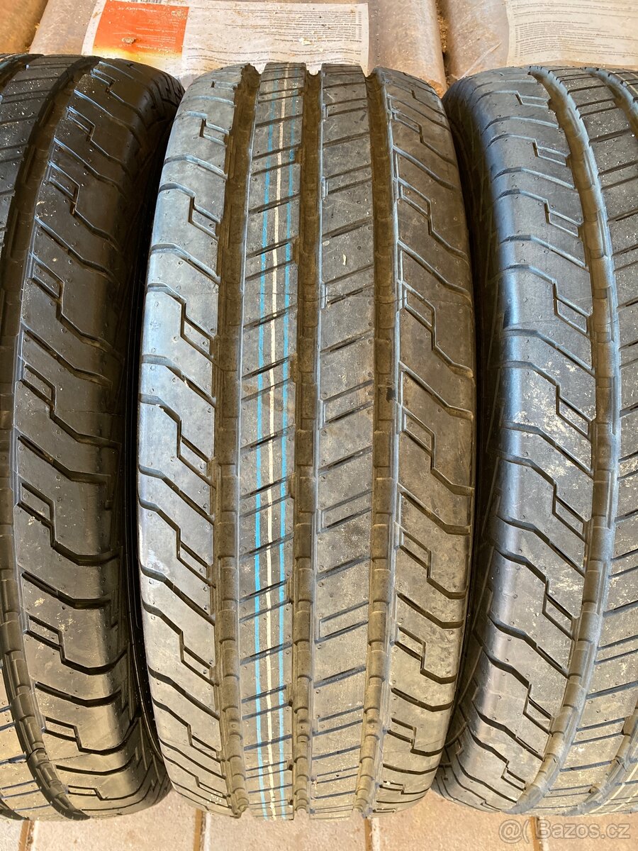 4 letní pneumatiky 215/70/15C Continental - 4