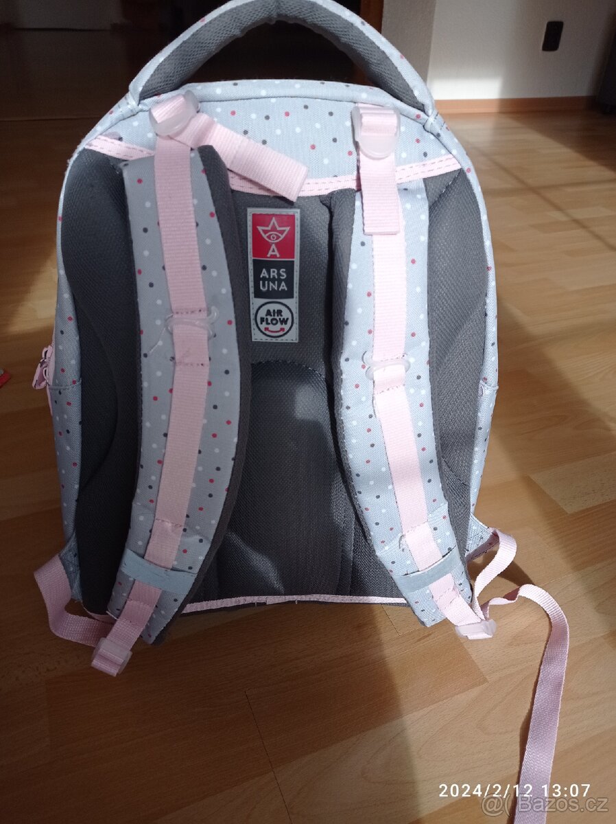 Dívčí aktovka s příslušenstvím - 4