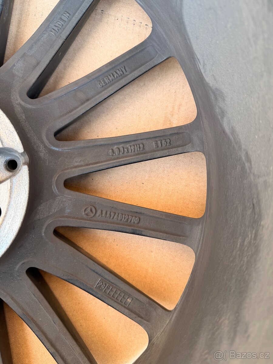 2ks Kola R19 Mercedes Vclass - 4