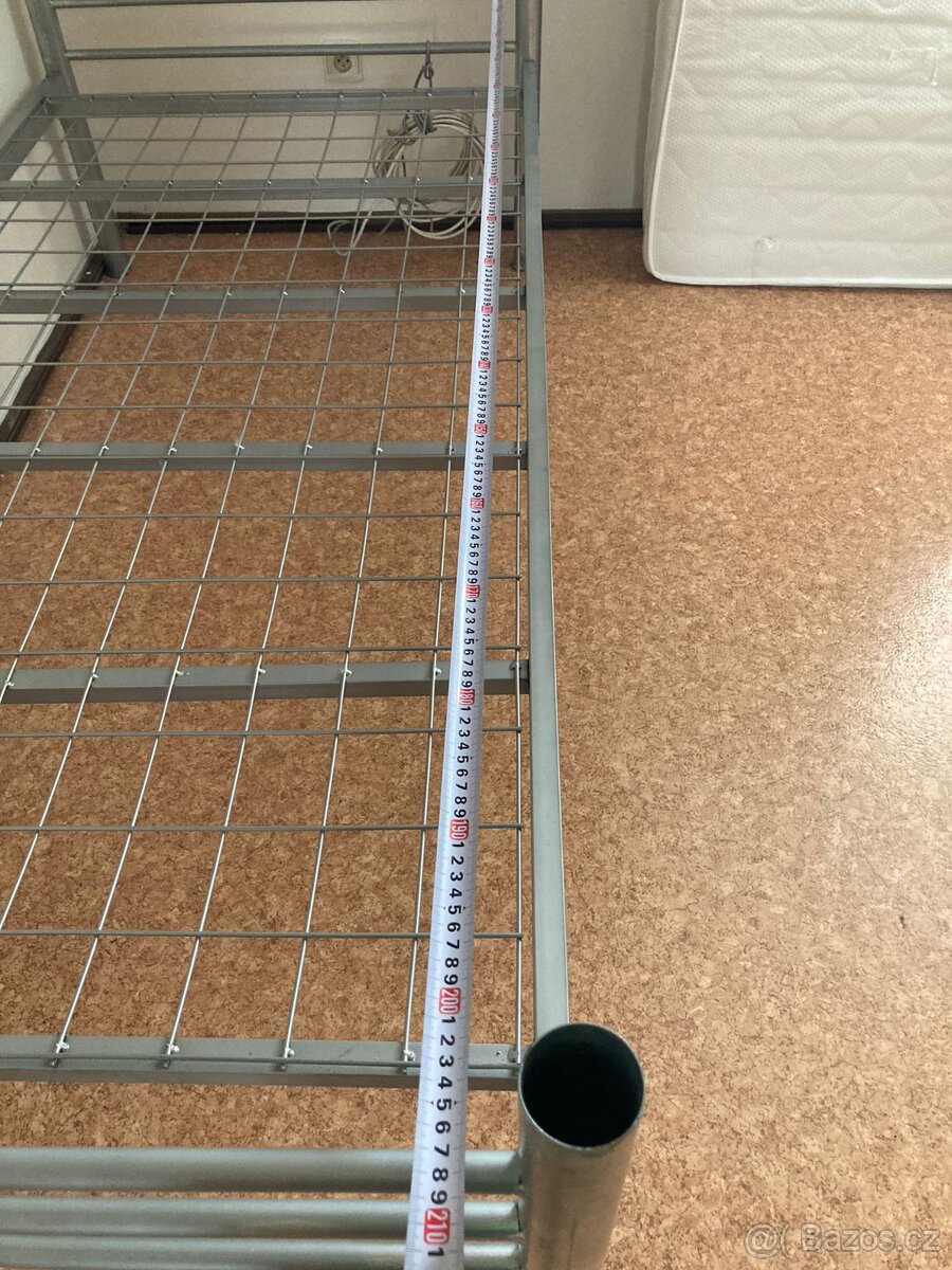 kovová postel, 8ks - 4