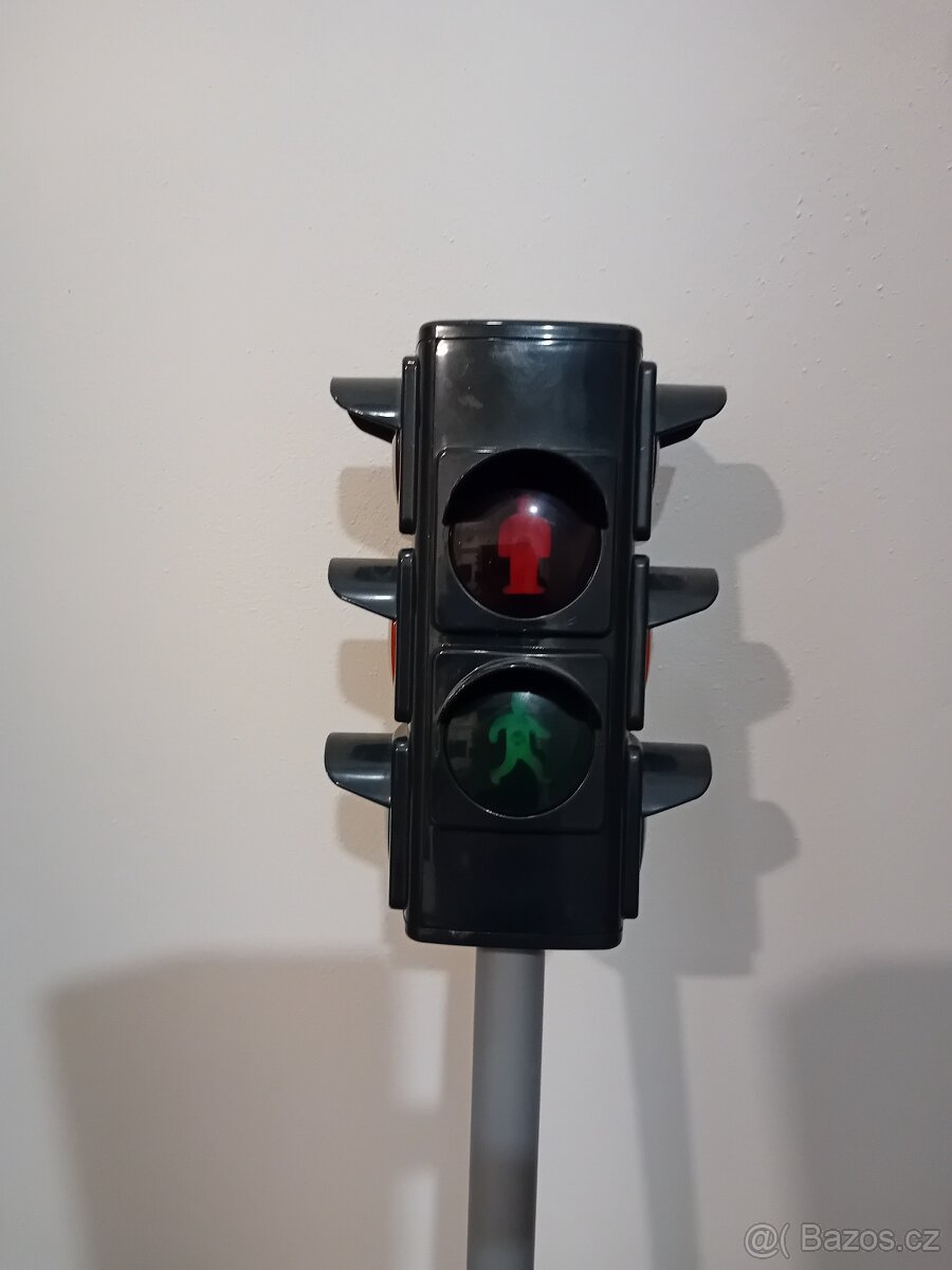 Velké dopravní značky + funkční automatický semafor - 4