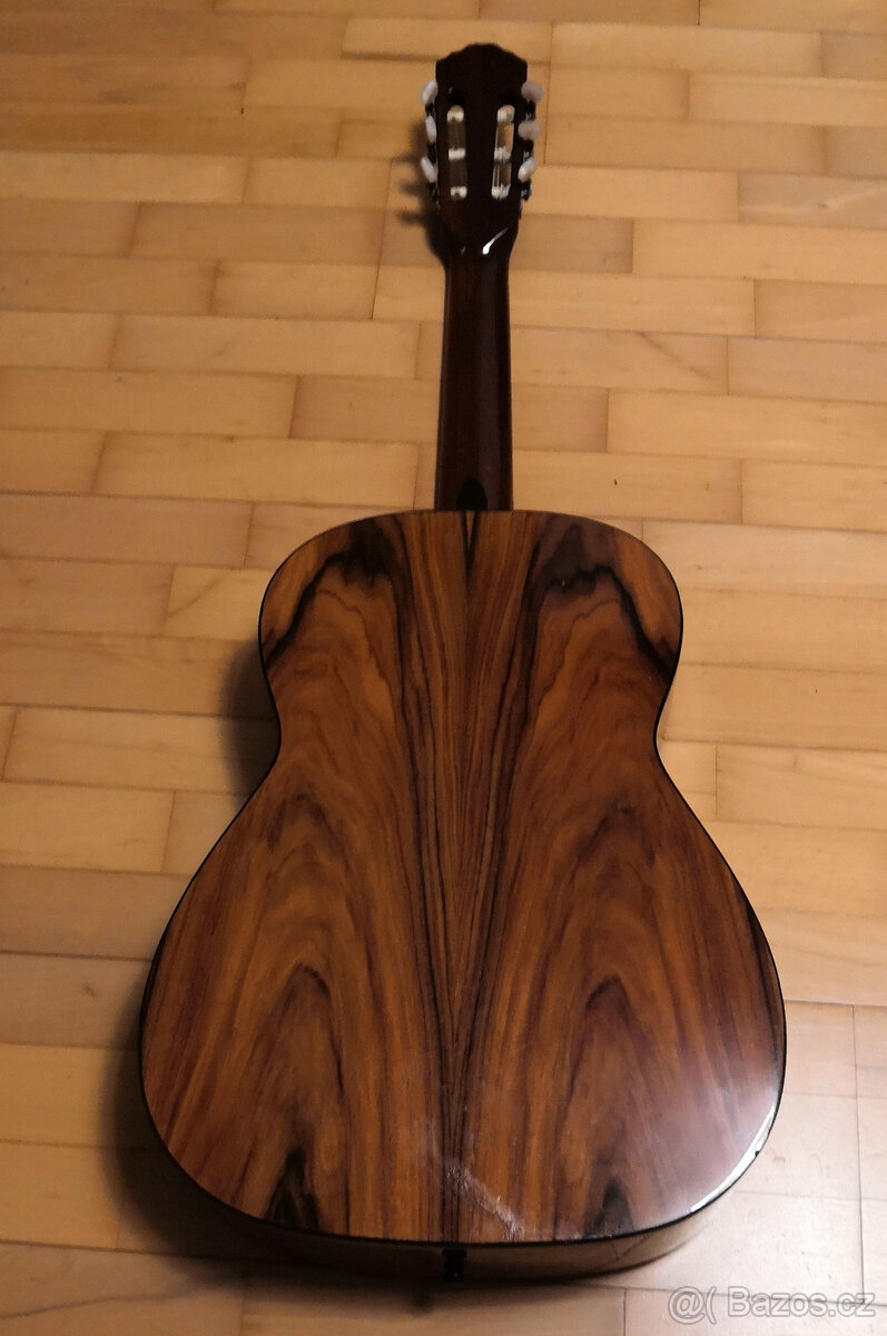 Akustická kytara Höfner Anno k táboráku - 4