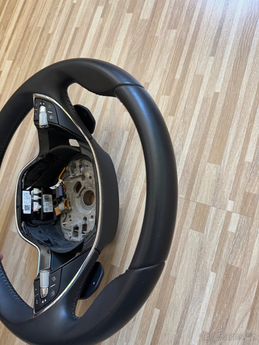 Multifunkční vyhřívaný kožený volant - 4