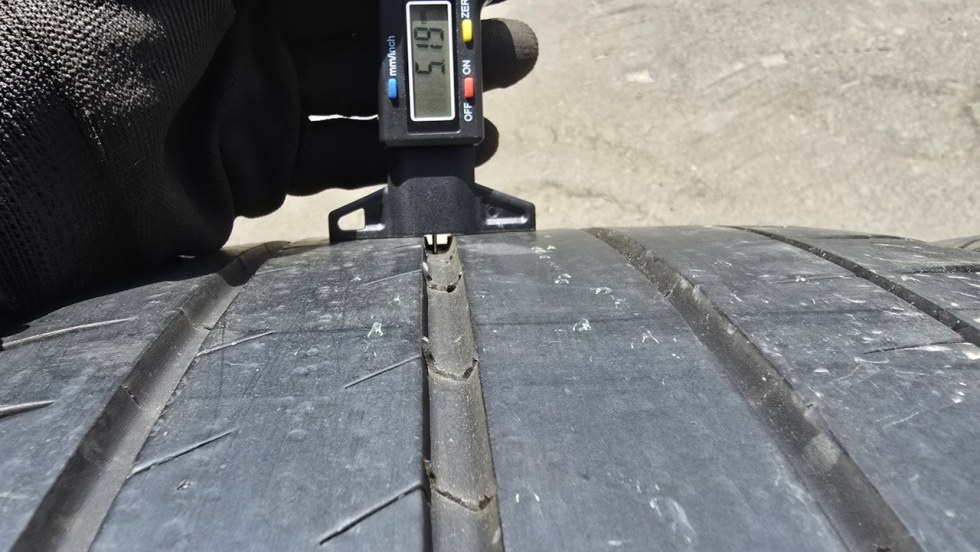 Letní pneu 255/35/19 Michelin - 4