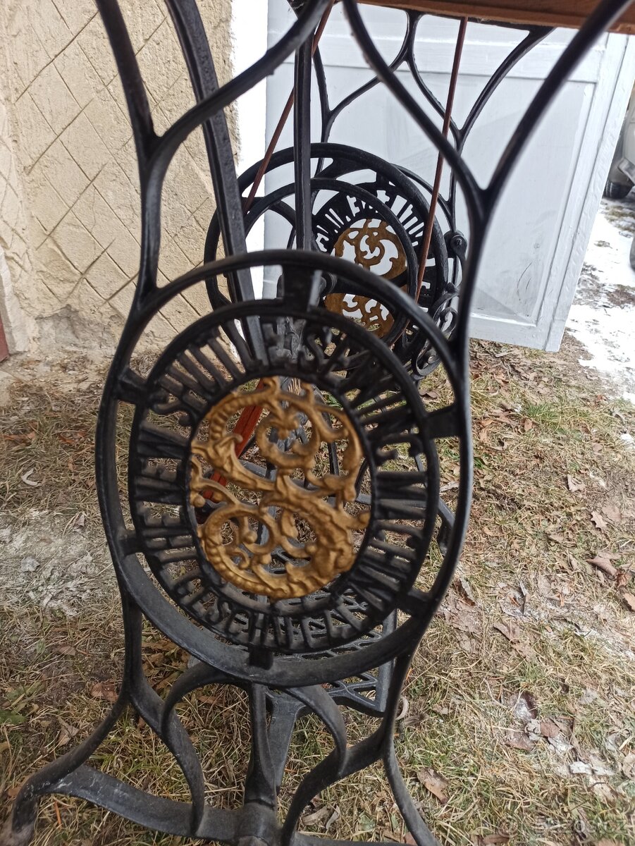 Luxusní šicí stroj Singer - 4