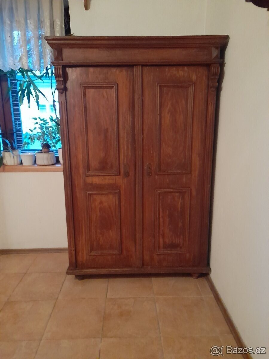 Skříň starozitna - 4