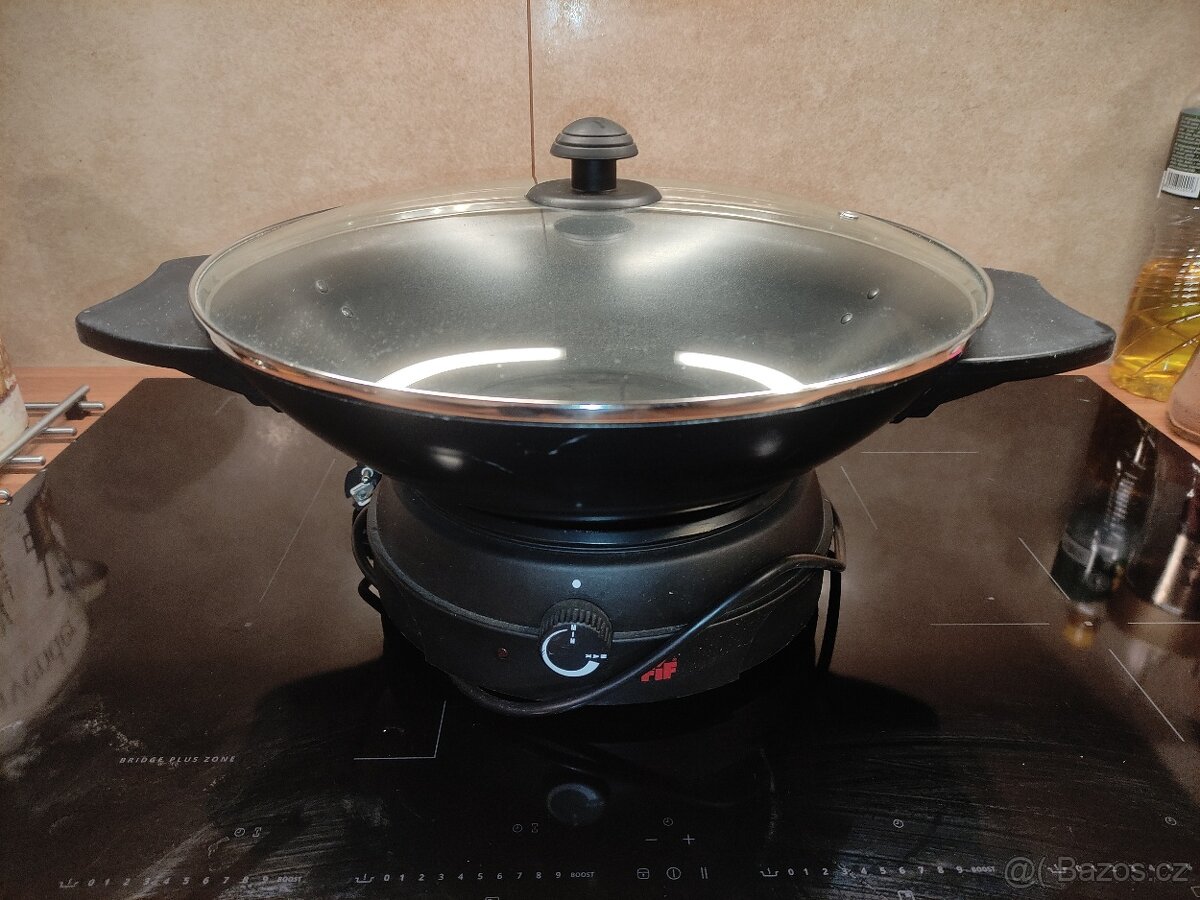 Elektrická pánev wok - 4