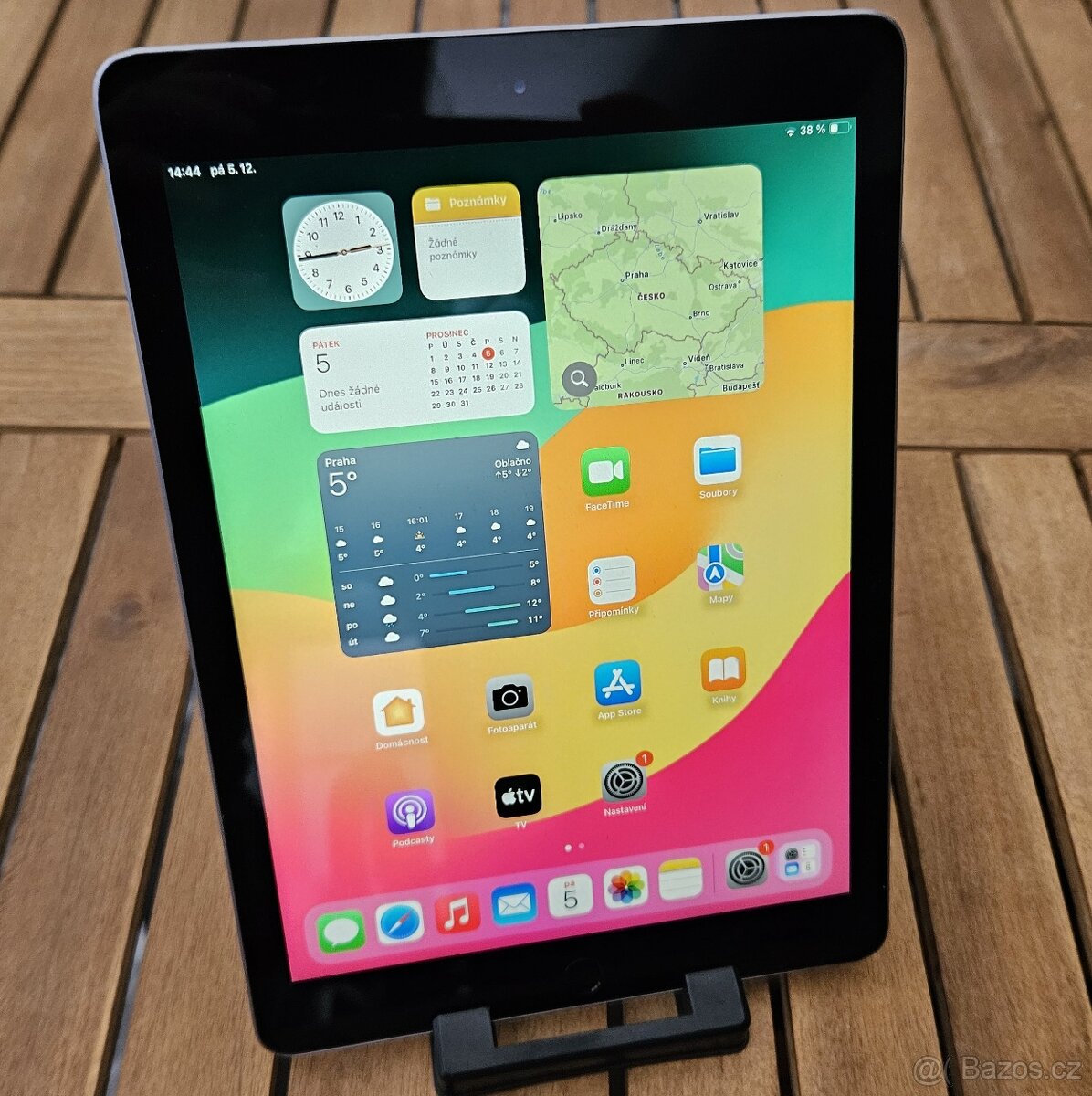 Apple iPad 6 gen. / 32GB Uložiště / IOS 17.7.10 / 9,7" - 4