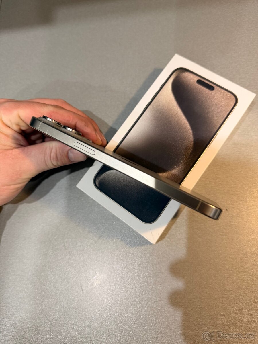 iPhone 15 Pro Max 256 GB pouštní titan - 4