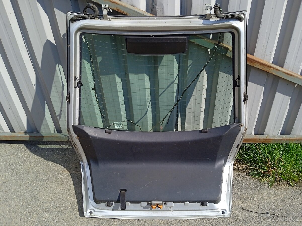 Páté dveře Octavia 1 sedan facelift. - 4