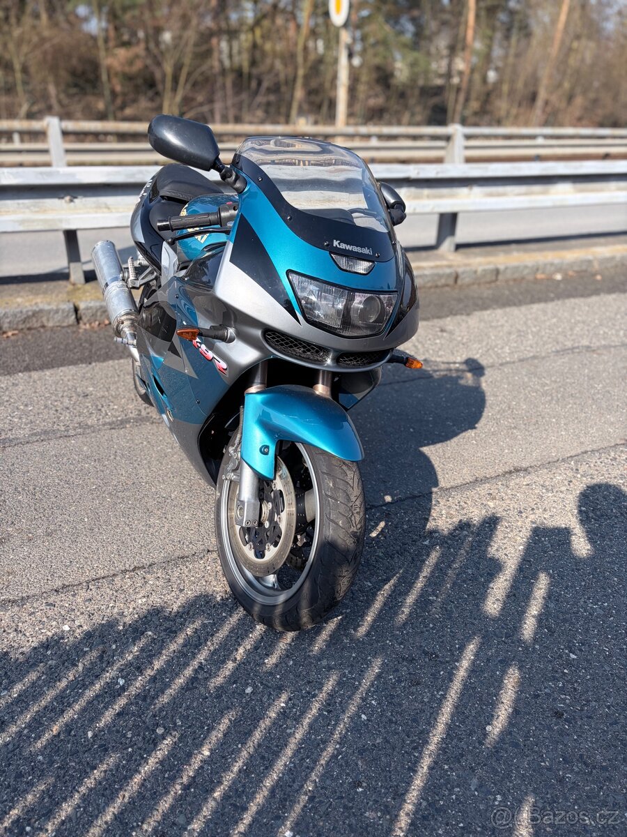 Kawasaki zx9r - 4
