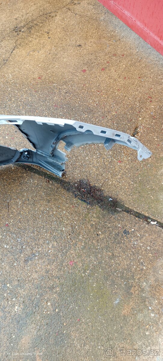 Prodám přední nárazník Vw Taigo - 4