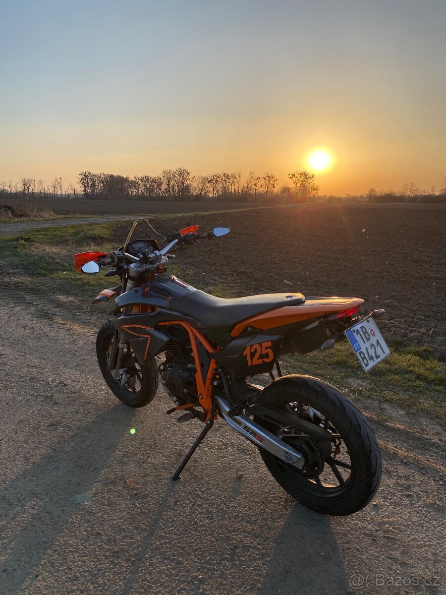 Yuki 125i SR - 4