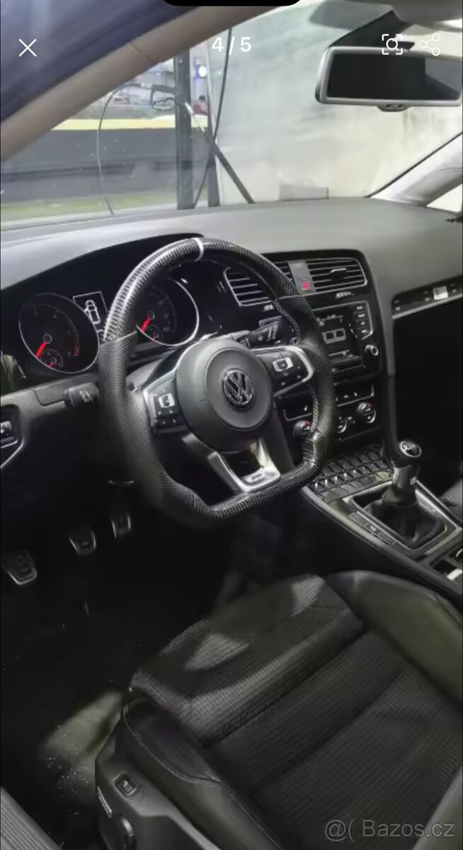 VOLKSWAGEN VOLANT KARBON - PERFOROVANA KOŽA - BIELE ŠITIE - 4