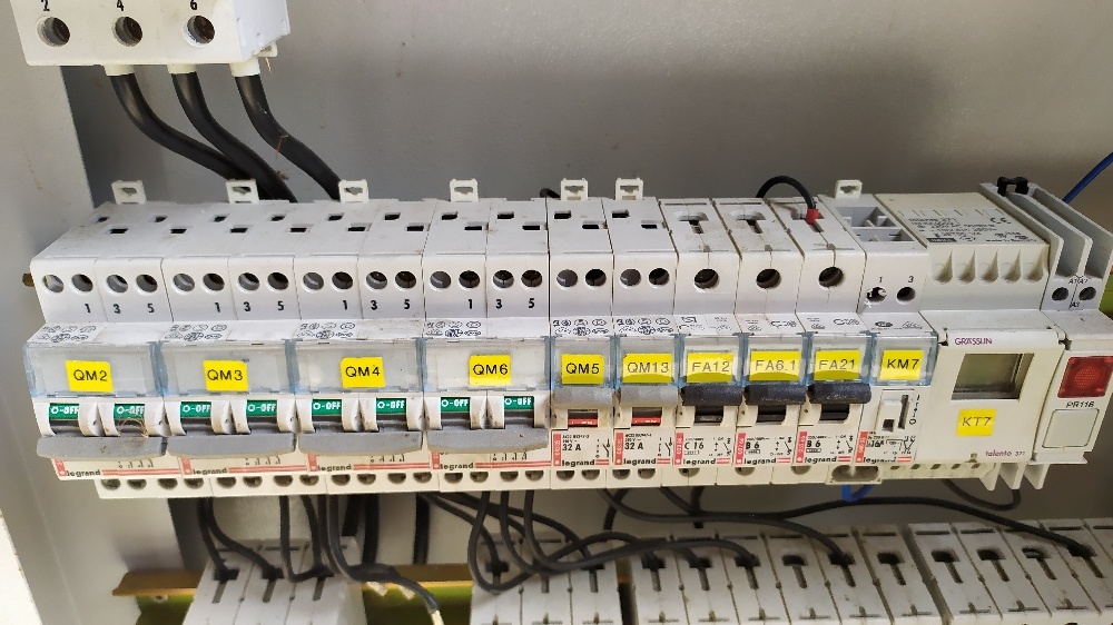 Rozvaděč nástěnná rozvodná skříň - 4