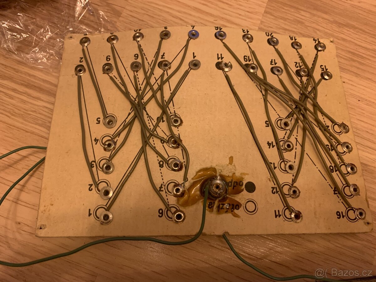 Retro hra - elektrická násobilka - 4