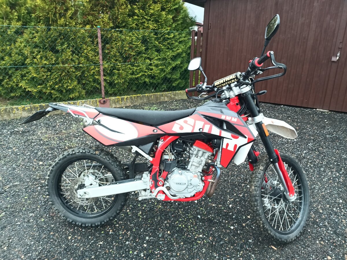 SWM Enduro RS125R - 4