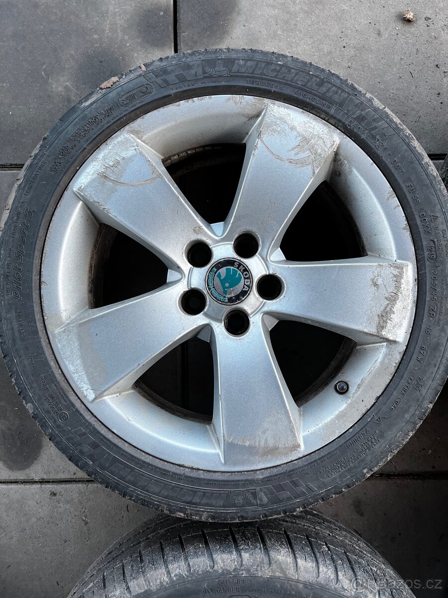 5x100 205/45 R16 - 4