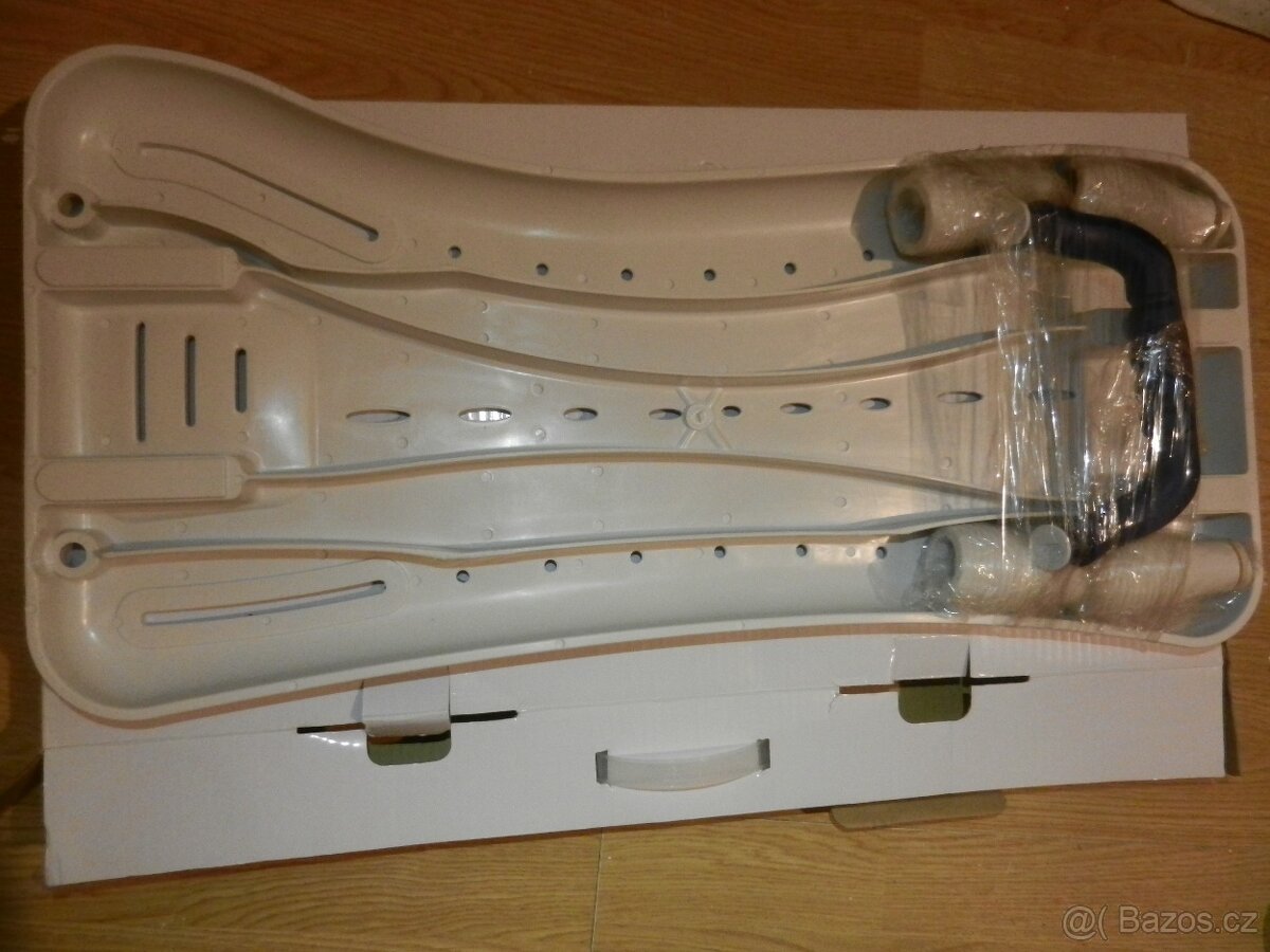 Sedačka na vanu s madlem, Nová, Sleva 64% (Prodáno) - 4