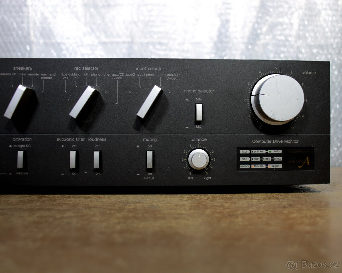 Zesilovač Technics. - 4