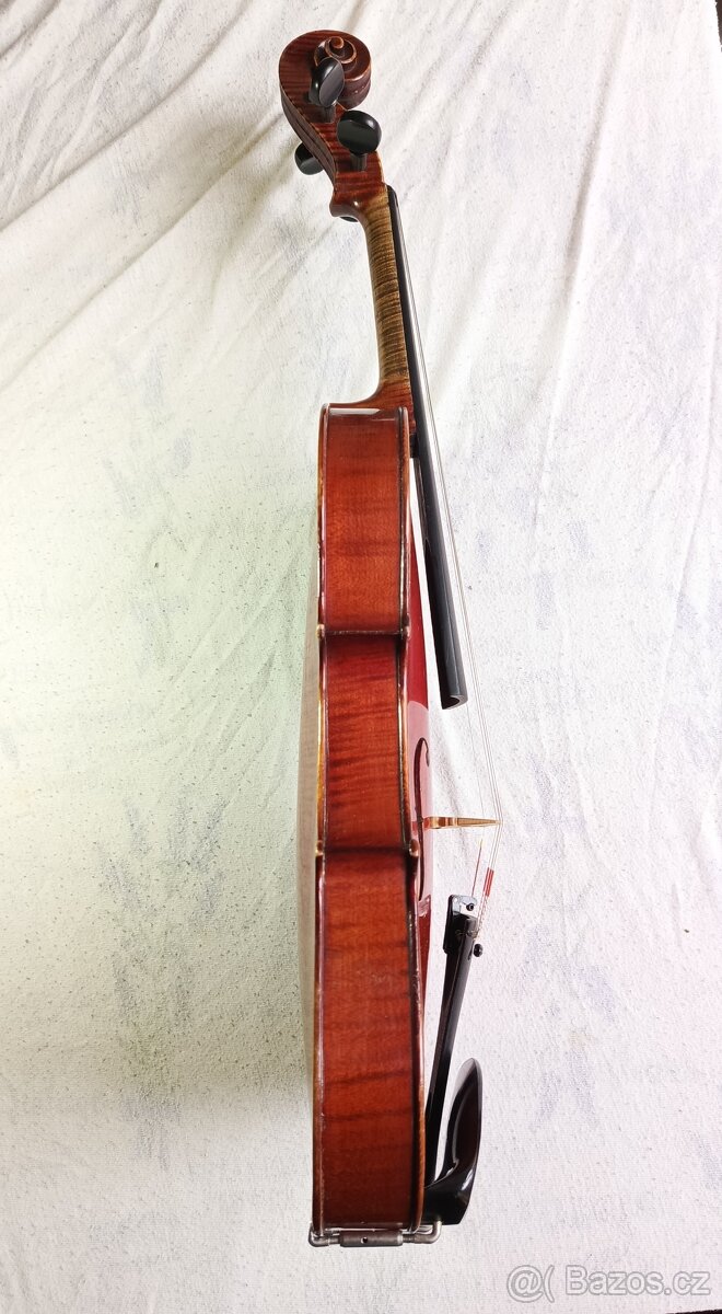 Housle 4/4 - 4