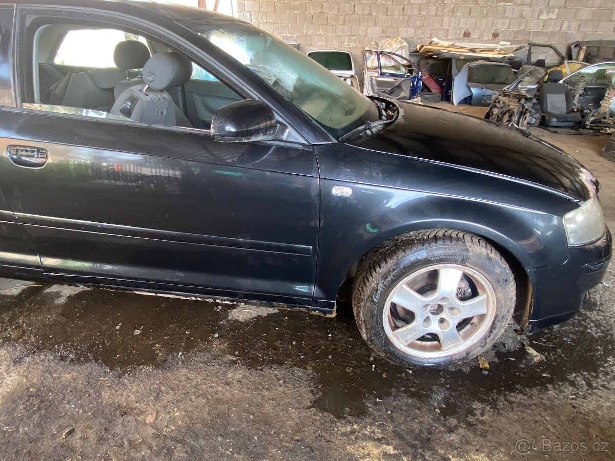 Audi A3,3 dveřový,rok výroby 2003,barvy LZ9W - 4