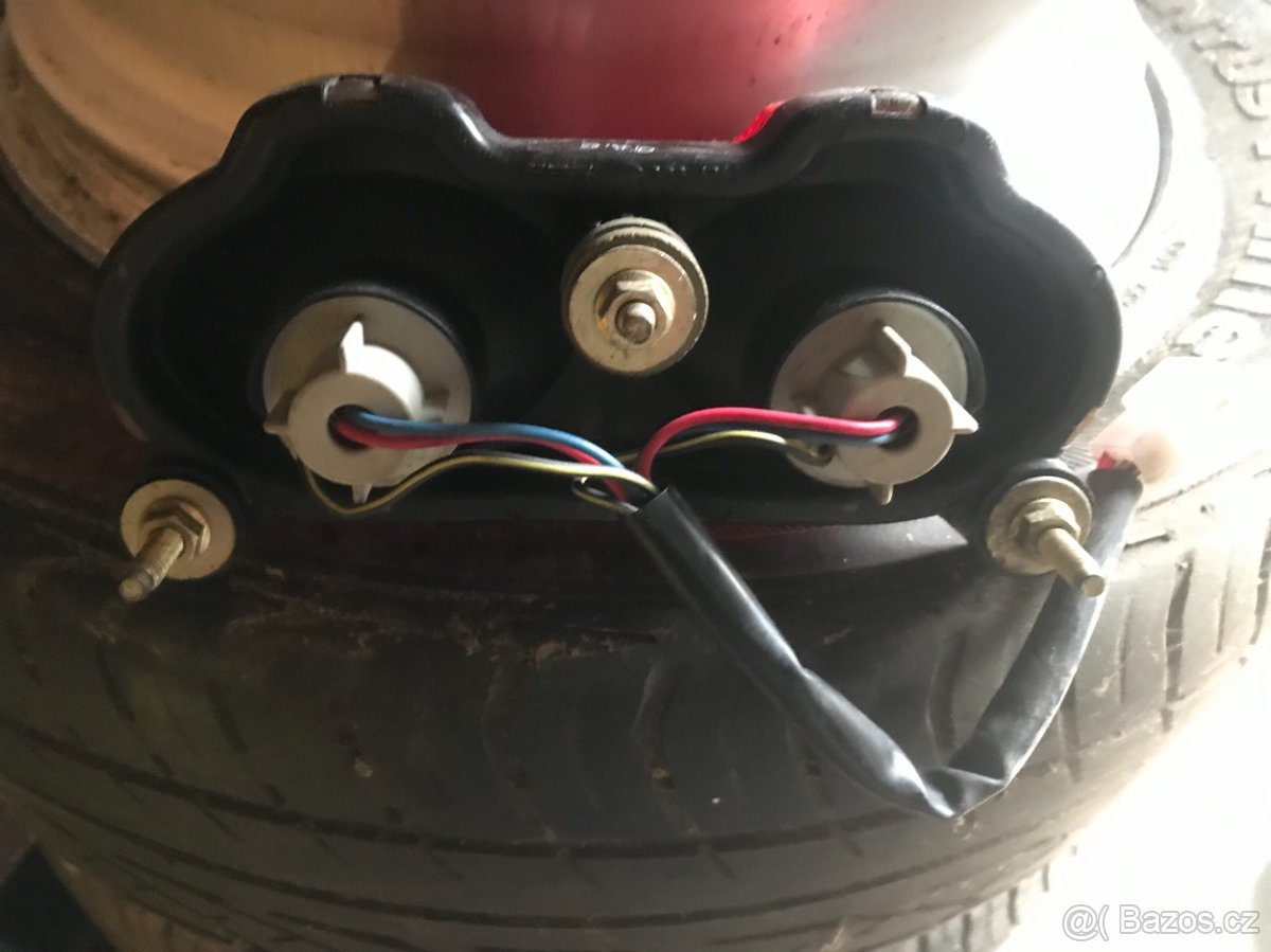 Kawasaki ZX9R zadni svetlo - 4