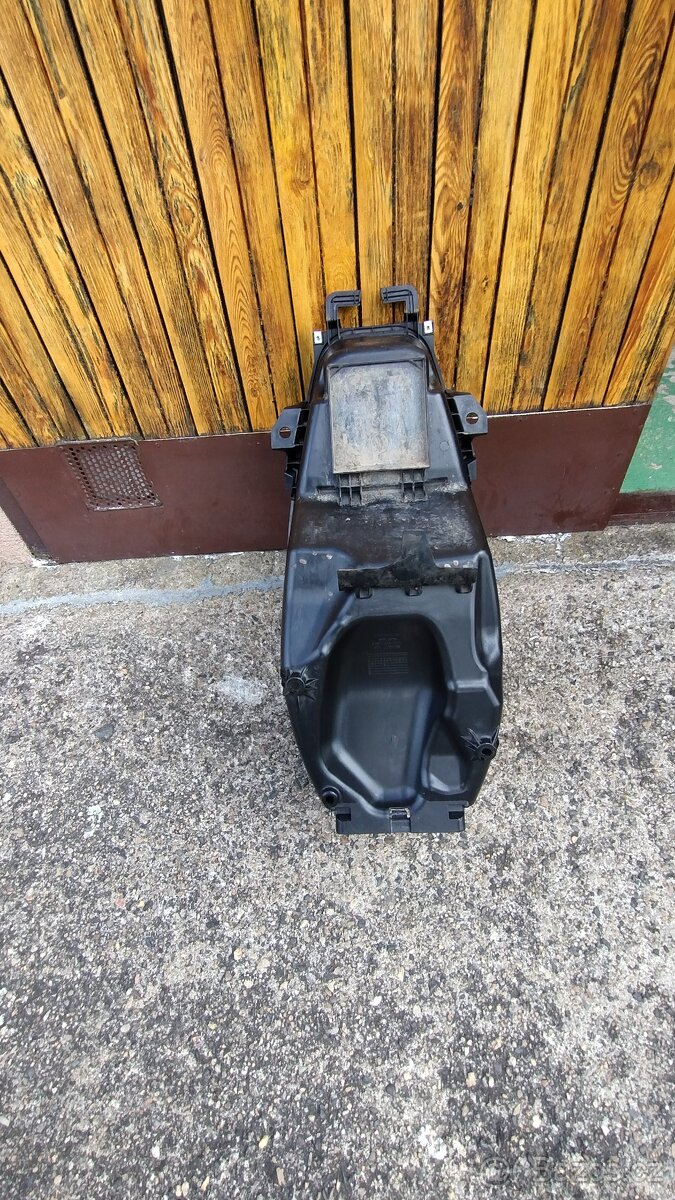 Ulozny prostor plast pod sedacku honda pcx 125 model 18-20 - 4