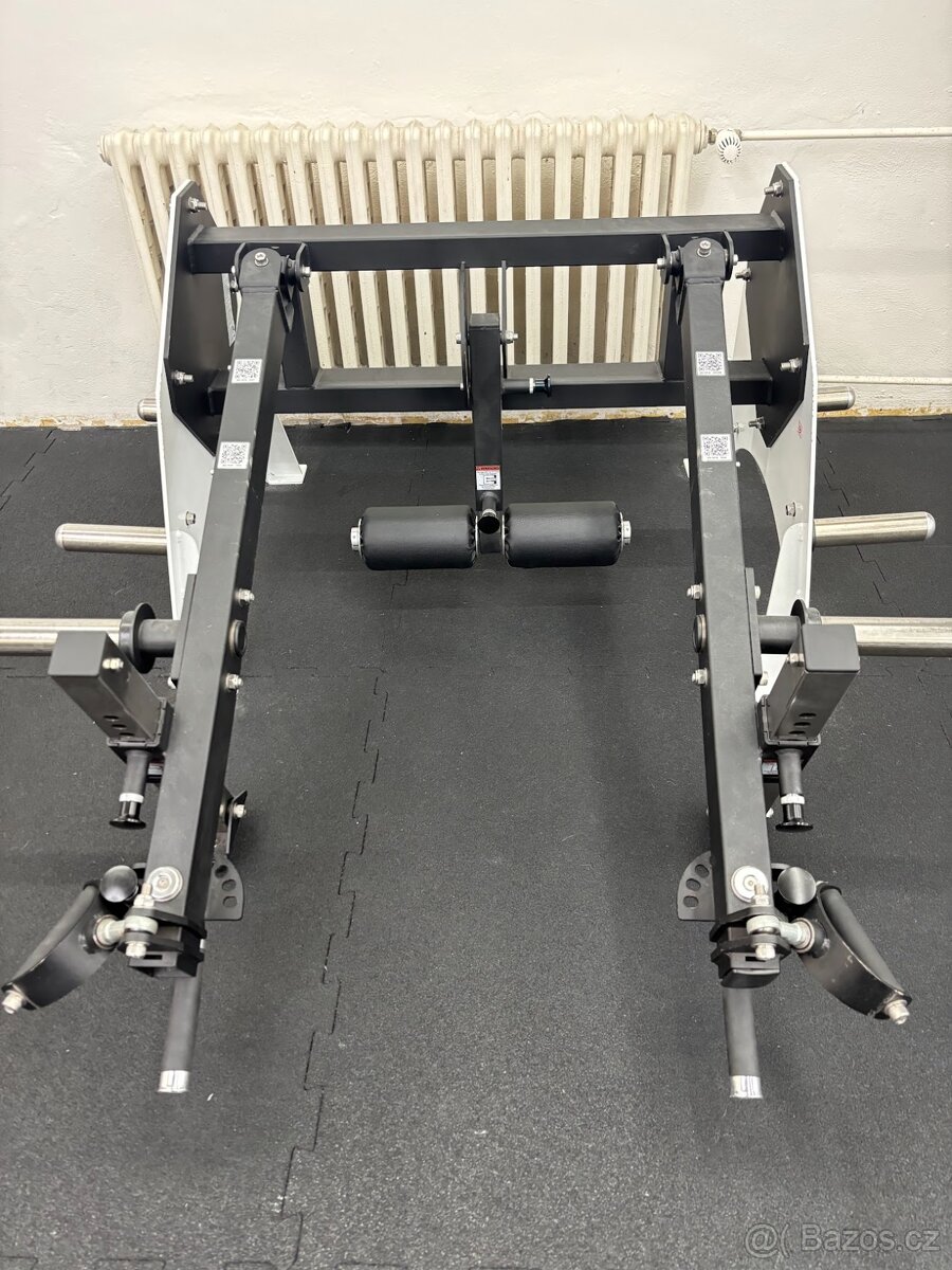 Profesionální posilovací stroje – Brno (komplet i jednotlivě - 4