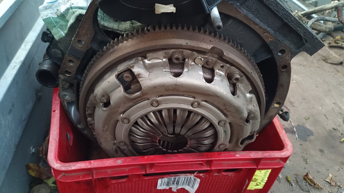 Dily z motoru Renault Trafic II 2.0dci 84kw 115ps 215tis - 4