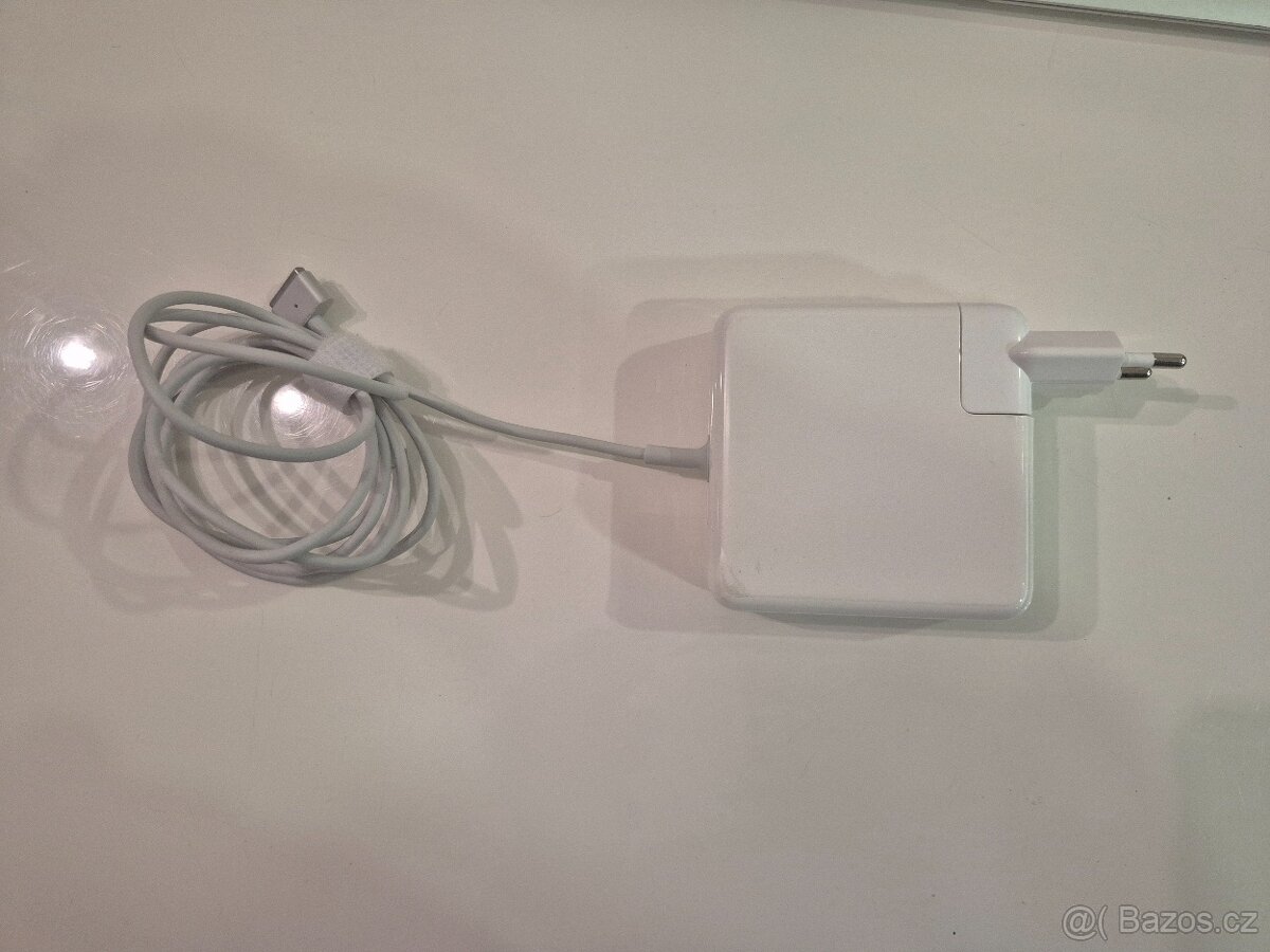 MacBook Air 13" (A1466) – dobrý stav, nová nabíječka, připr - 4