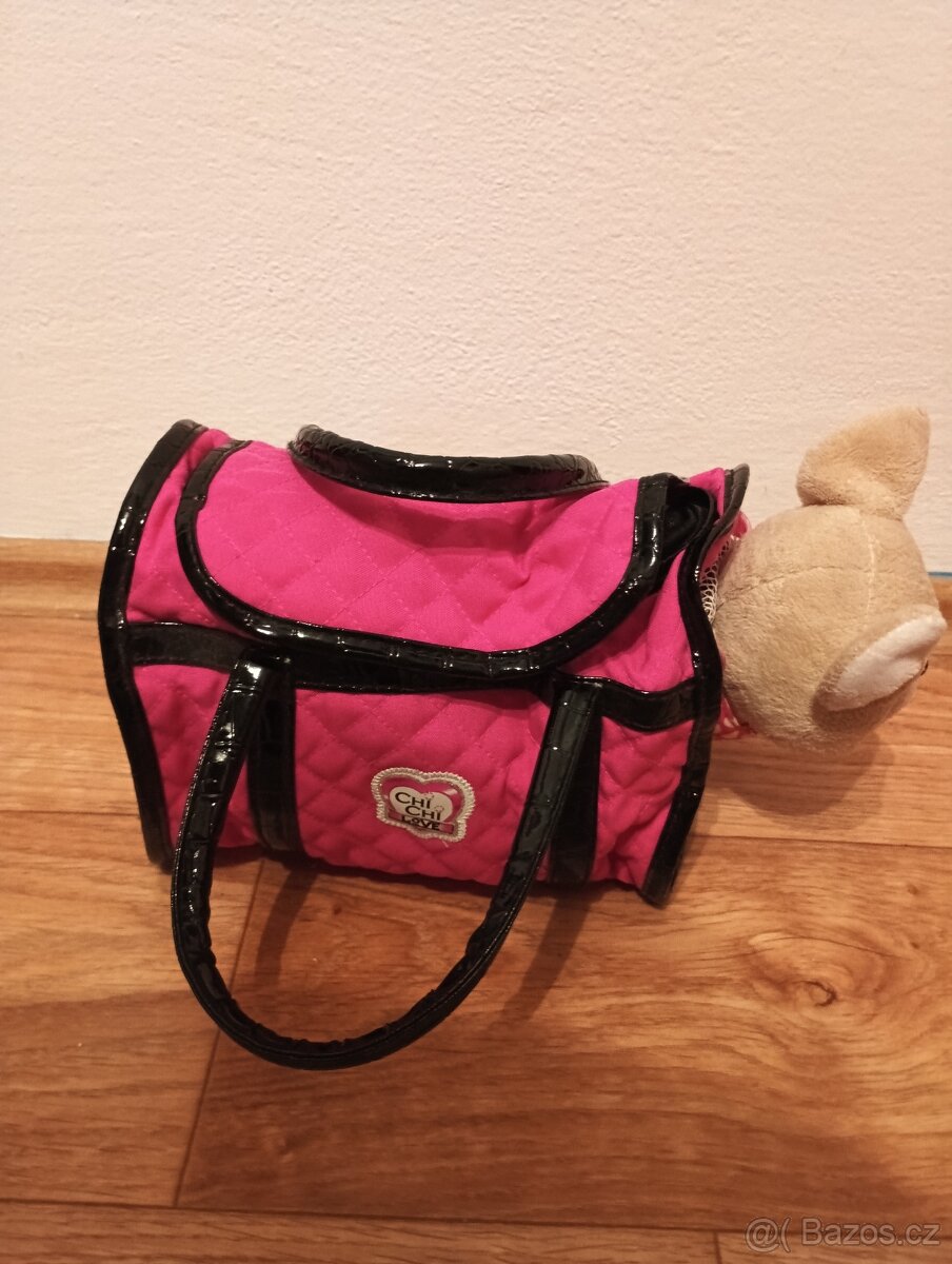 Pes v nosící tašce - 4