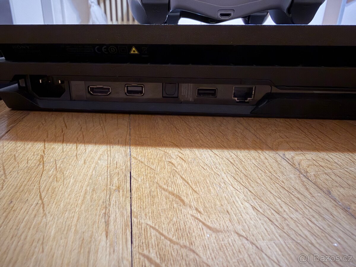 PS4 PRO + 2x dualshock - 4