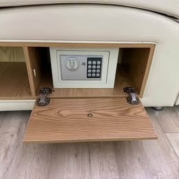 Luxusní postel s masážním křeslem - 4