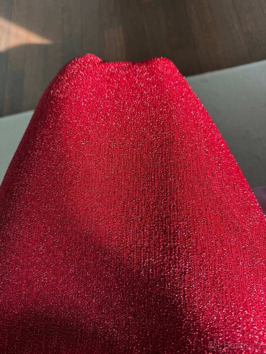Červené šaty - 4