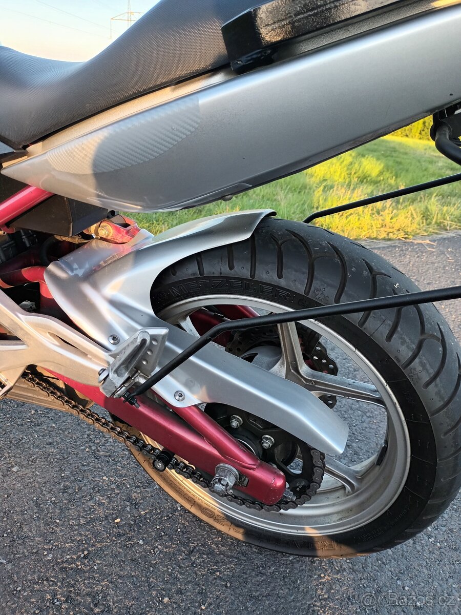Kawasaki ER6 - 4