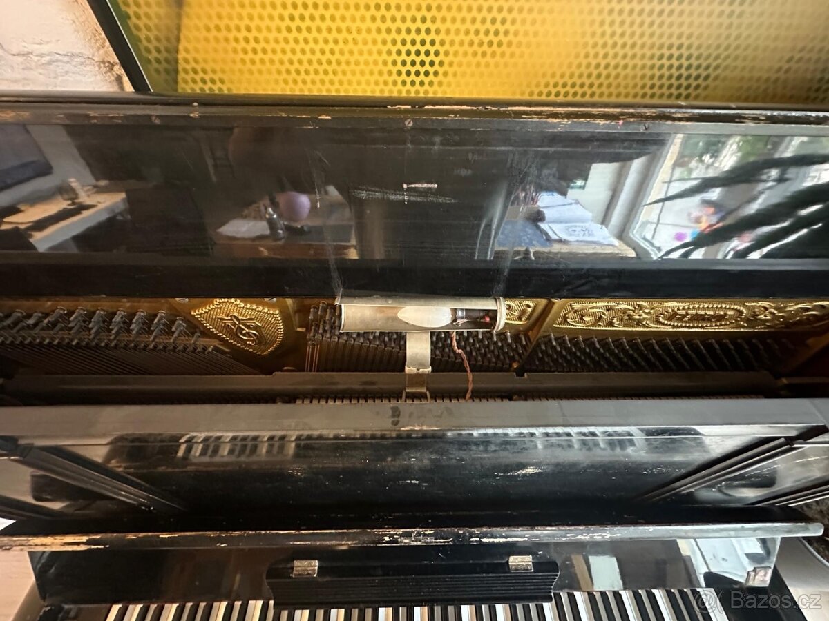 pianino Petrof z roku 1930 - 4