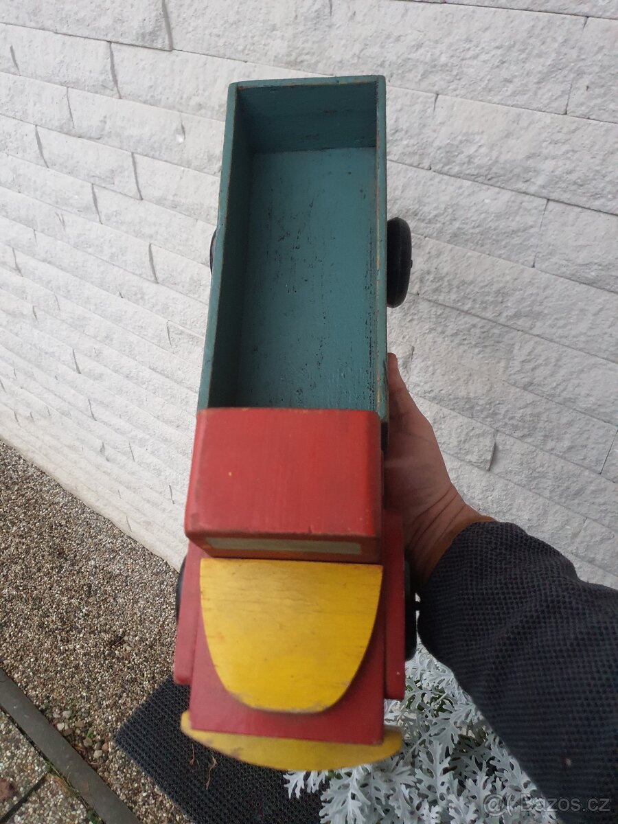 Starý dřevěný náklaďák - 4