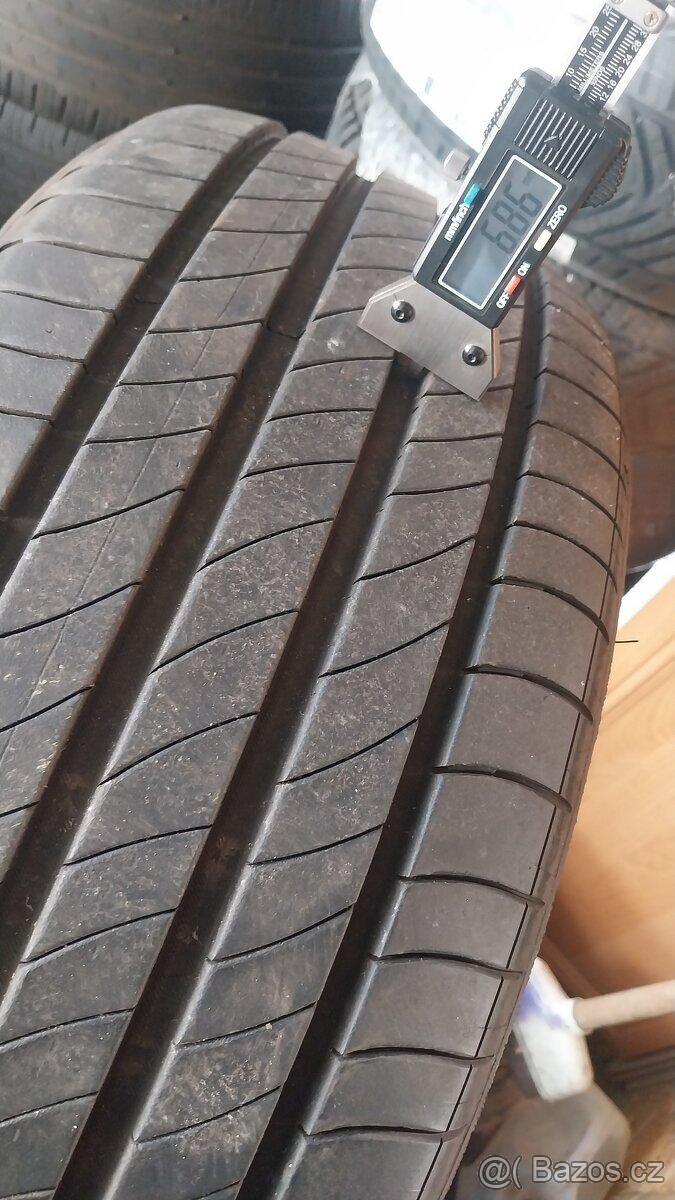 Prodám 4 x letní pneu Michelin 235/55/19 - 4