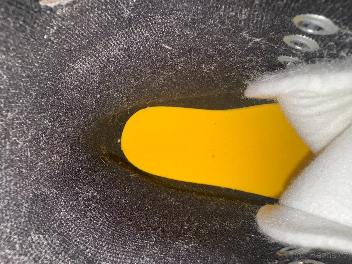 BRUSLE CCM TACKS 9040 vel. 45/10 R - 4