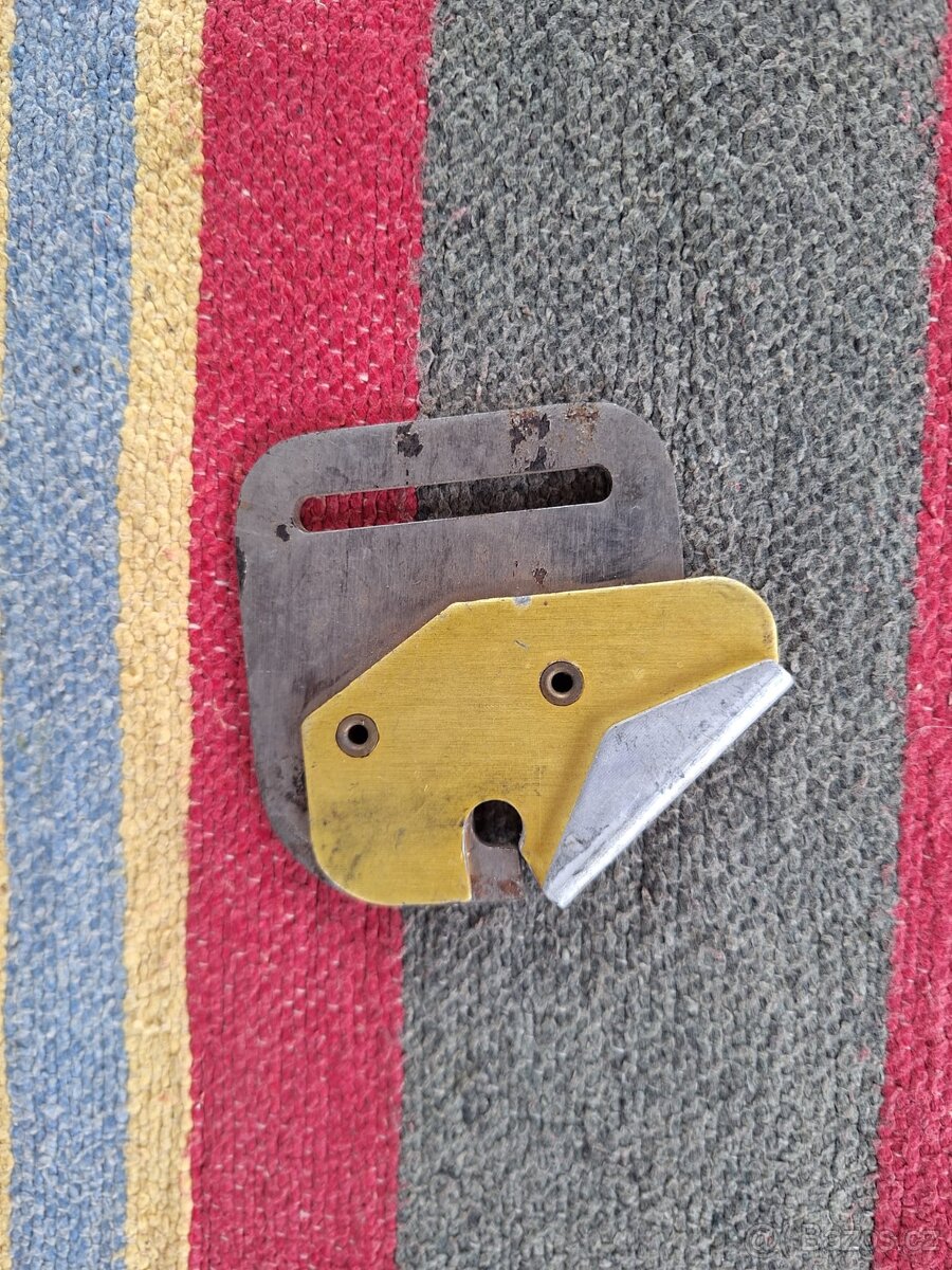 Náhradní díly k Moskvič 412 - 4