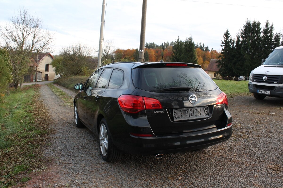 Opel Astra 1.4 T 103KW, Sports Tourer, Servisní kniha - 4