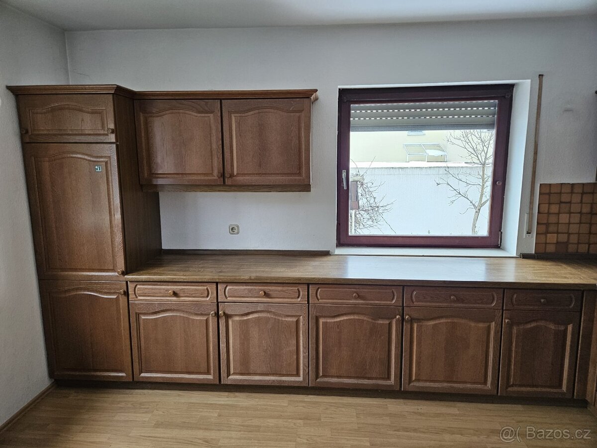 Masivní kuchyňská linka z Německa se spotřebiči - 4