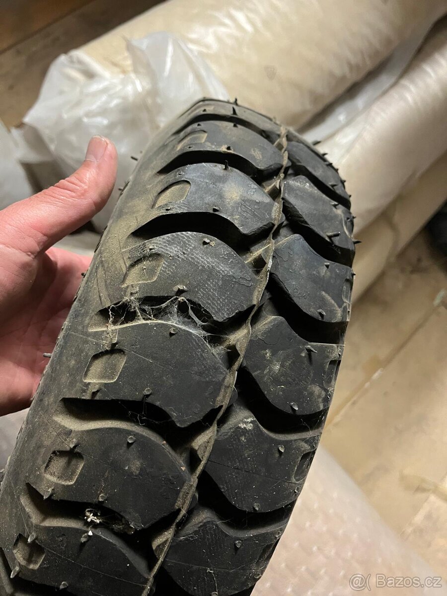 Pneu na vysokozdvižný vozík - 4