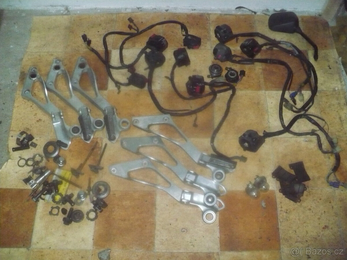 Yamaha TDM 850 4XT r. 97-01 -díly - 4