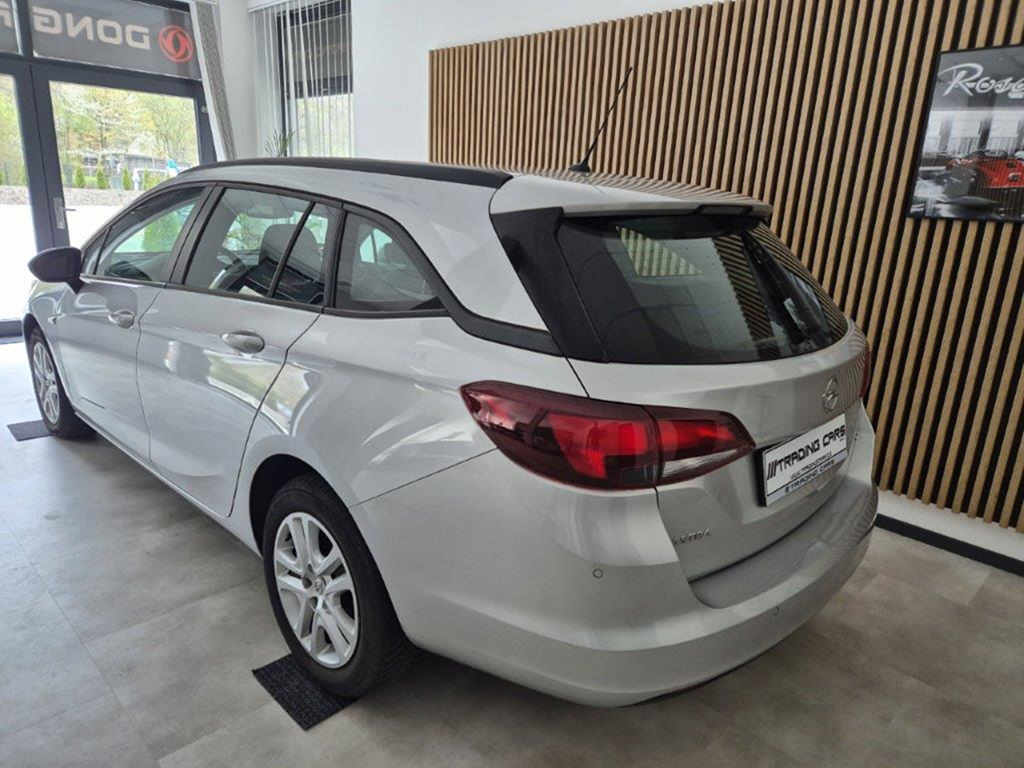 Opel Astra 1,6 CDTi 81kW Excite ST - 4