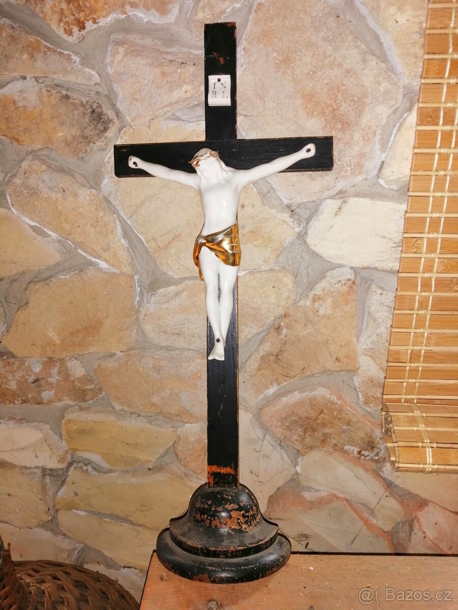 Kříž s Ježíšem Kristem - 4